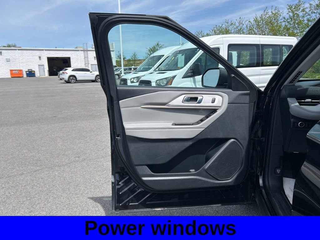 Used 2025 Ford Explorer Active w/ Active Comfort Package AWD/4WD image 14