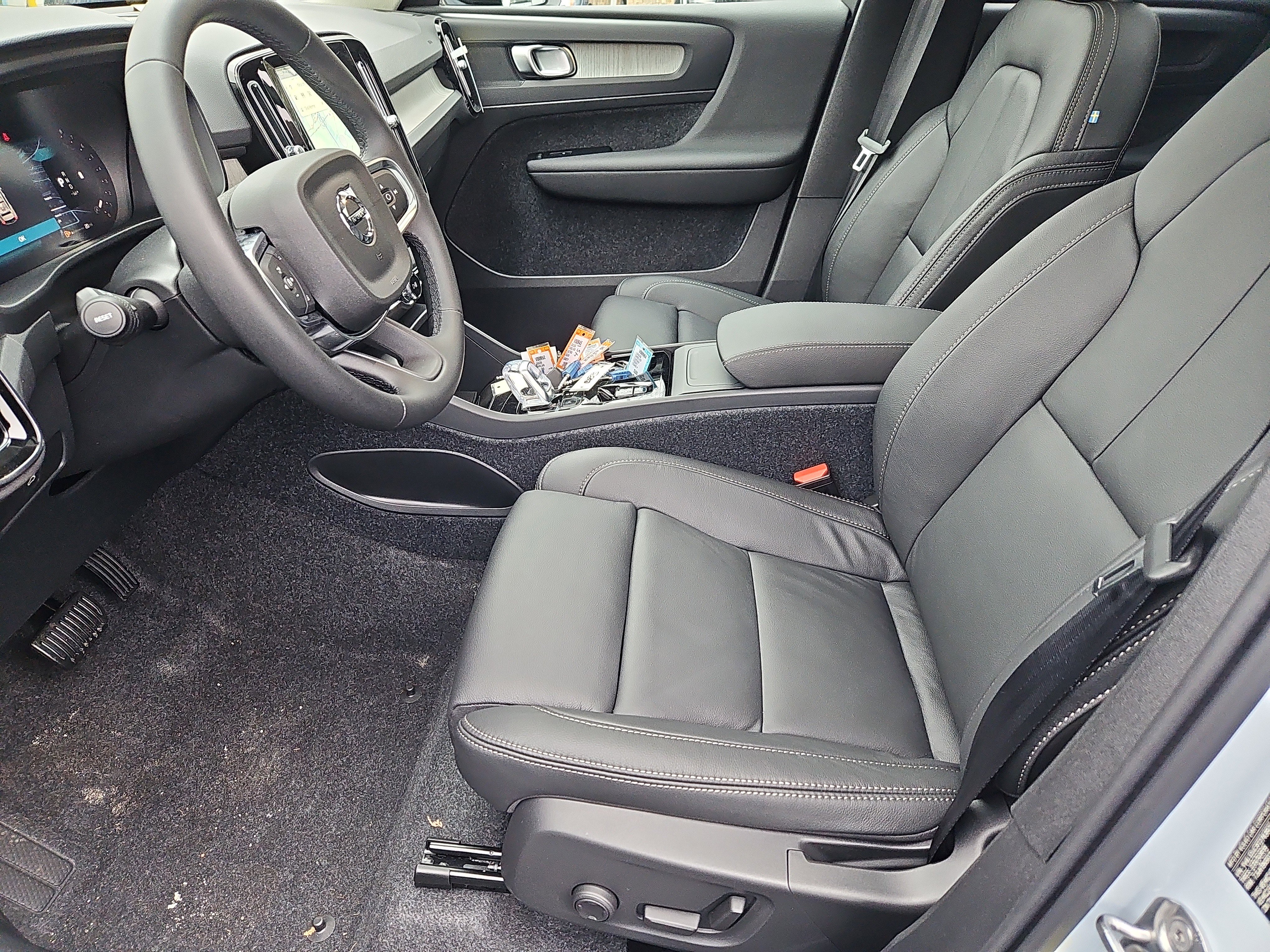 New 2026 Volvo XC40 B5 Plus w/ Protection Package Premier image 21