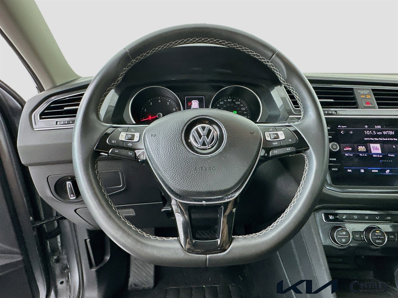 Used 2021 Volkswagen Tiguan SE AWD/4WD image 11