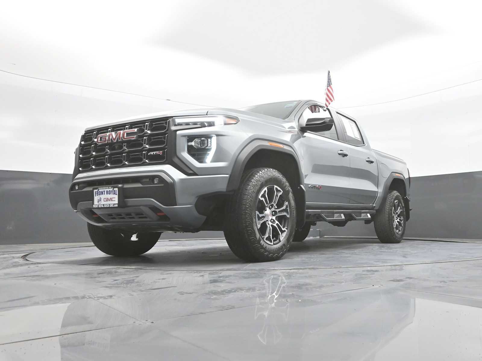 Used 2024 GMC Canyon AT4 w/ Technology Package AWD/4WD image 40