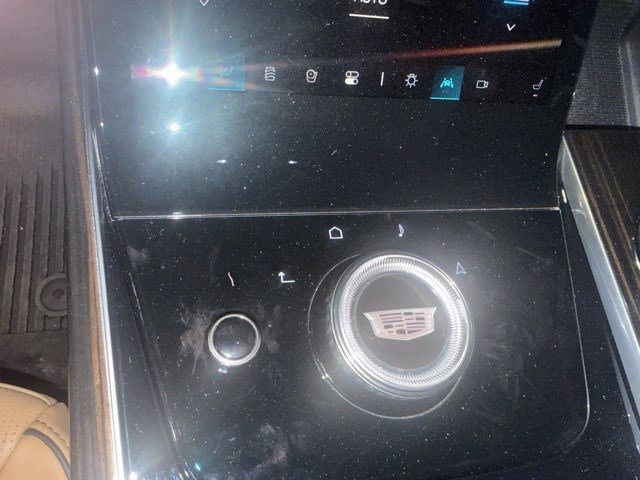 Used 2025 Cadillac Escalade Premium Luxury image 23