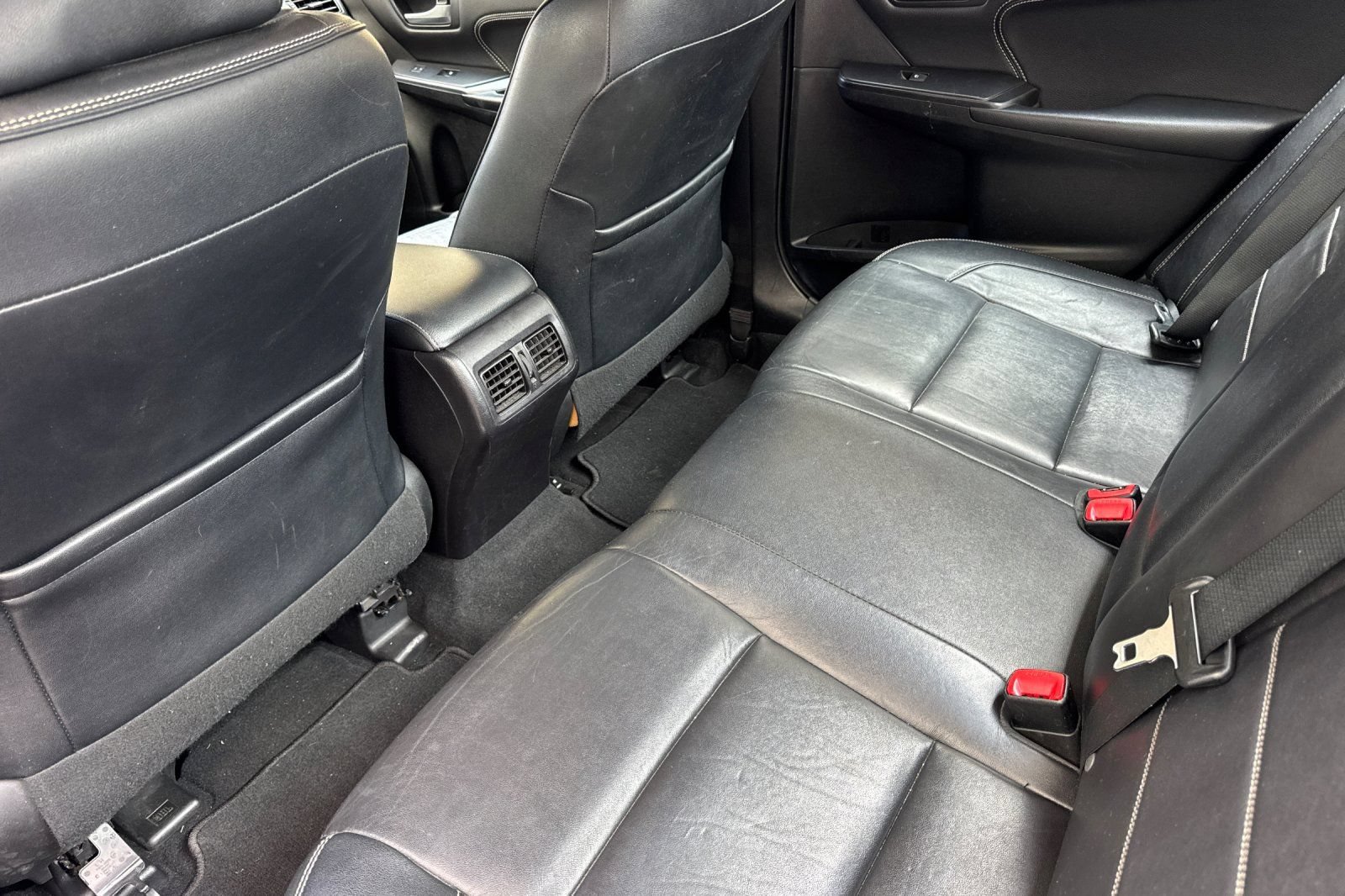 Used 2017 Toyota Camry XLE FWD image 12