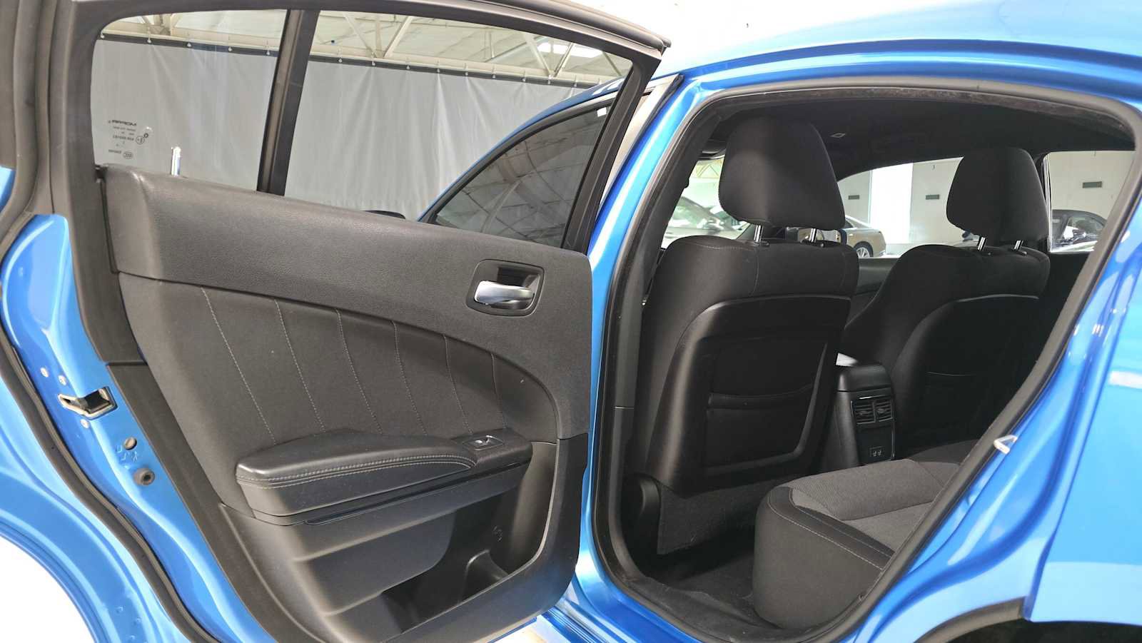 Used 2019 Dodge Charger SXT w/ Blacktop Package image 15