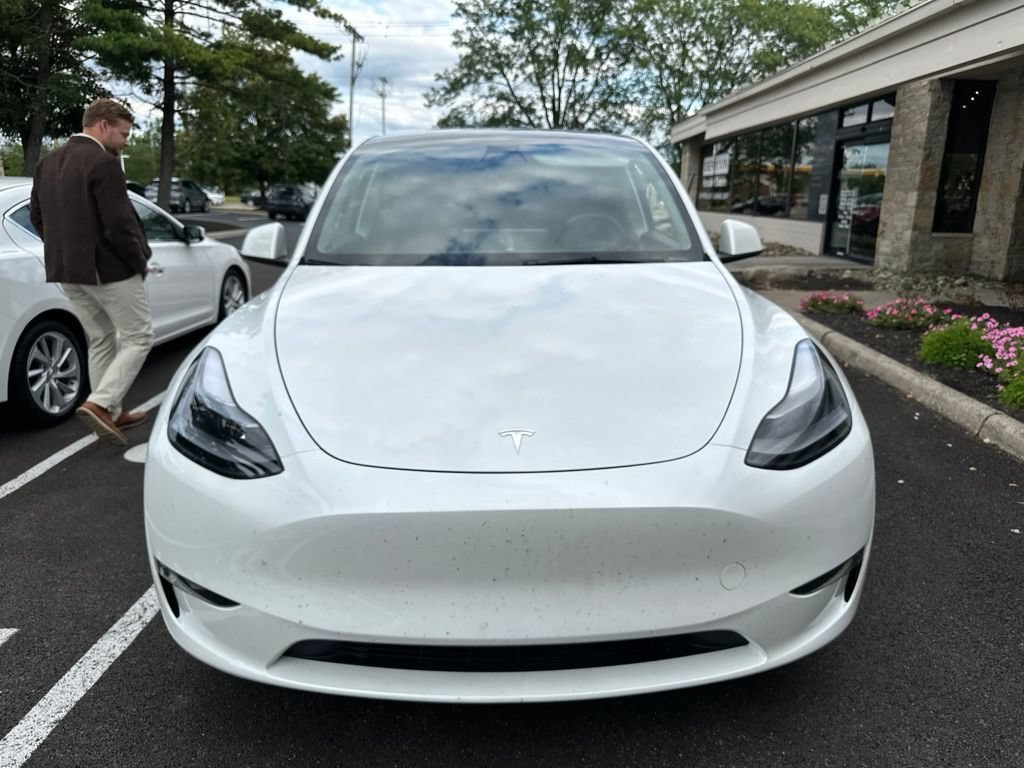 Used 2023 Tesla Model Y AWD image 2