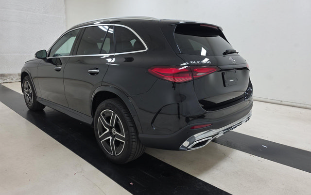 Used 2024 Mercedes-Benz GLC 300 4MATIC w/ AMG Line image 4