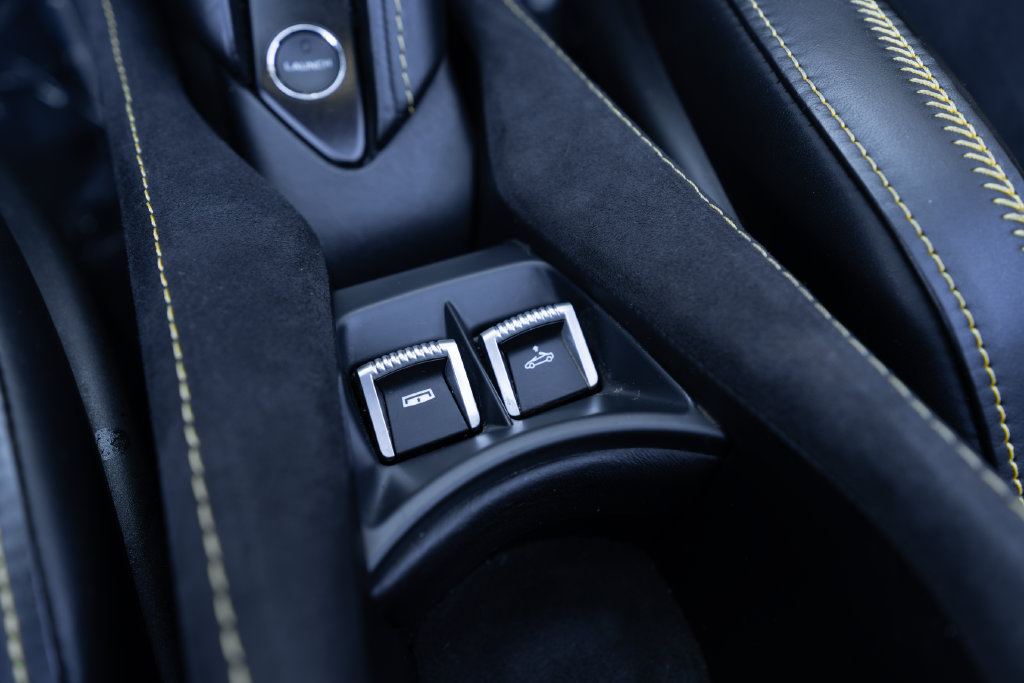 Used 2021 McLaren 720S Luxury RWD image 38