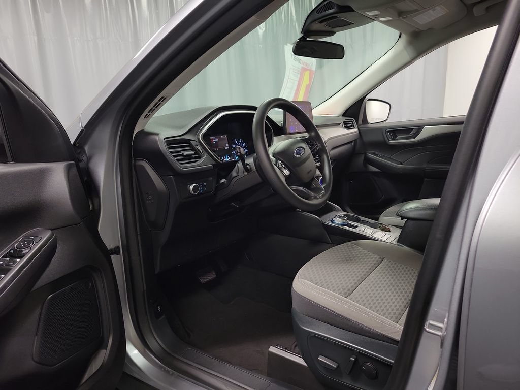 Used 2022 Ford Escape SE FWD image 12