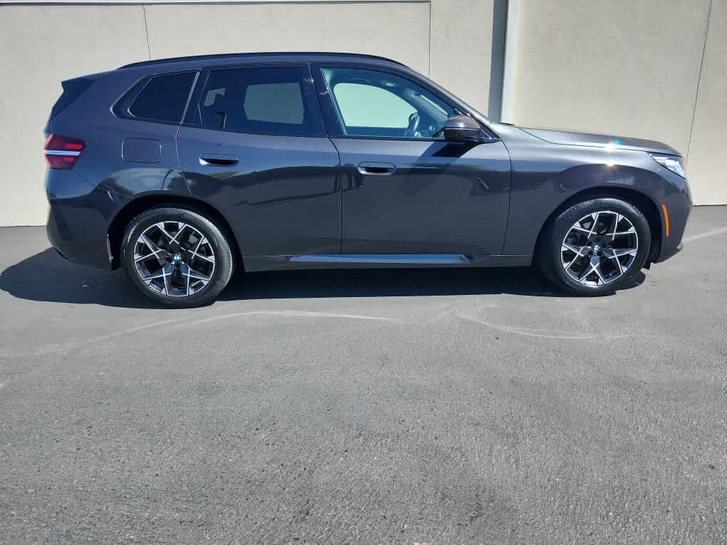 Used 2025 BMW X3 xDrive30i AWD/4WD image 3
