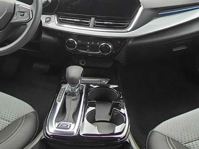 Used 2025 Chevrolet Trax LT FWD image 23
