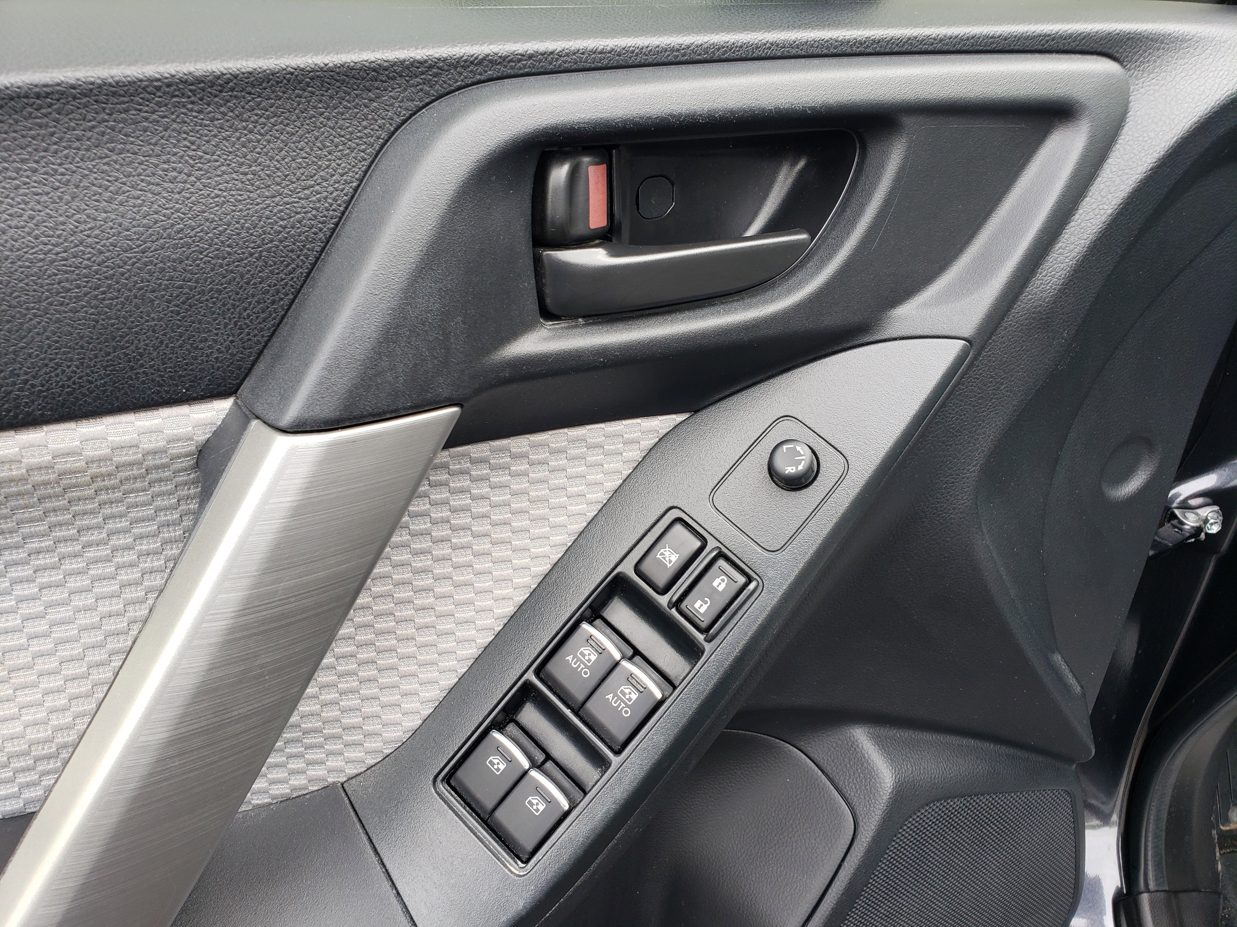 Used 2018 Subaru Forester 2.5i w/ Alloy Wheel Package image 13