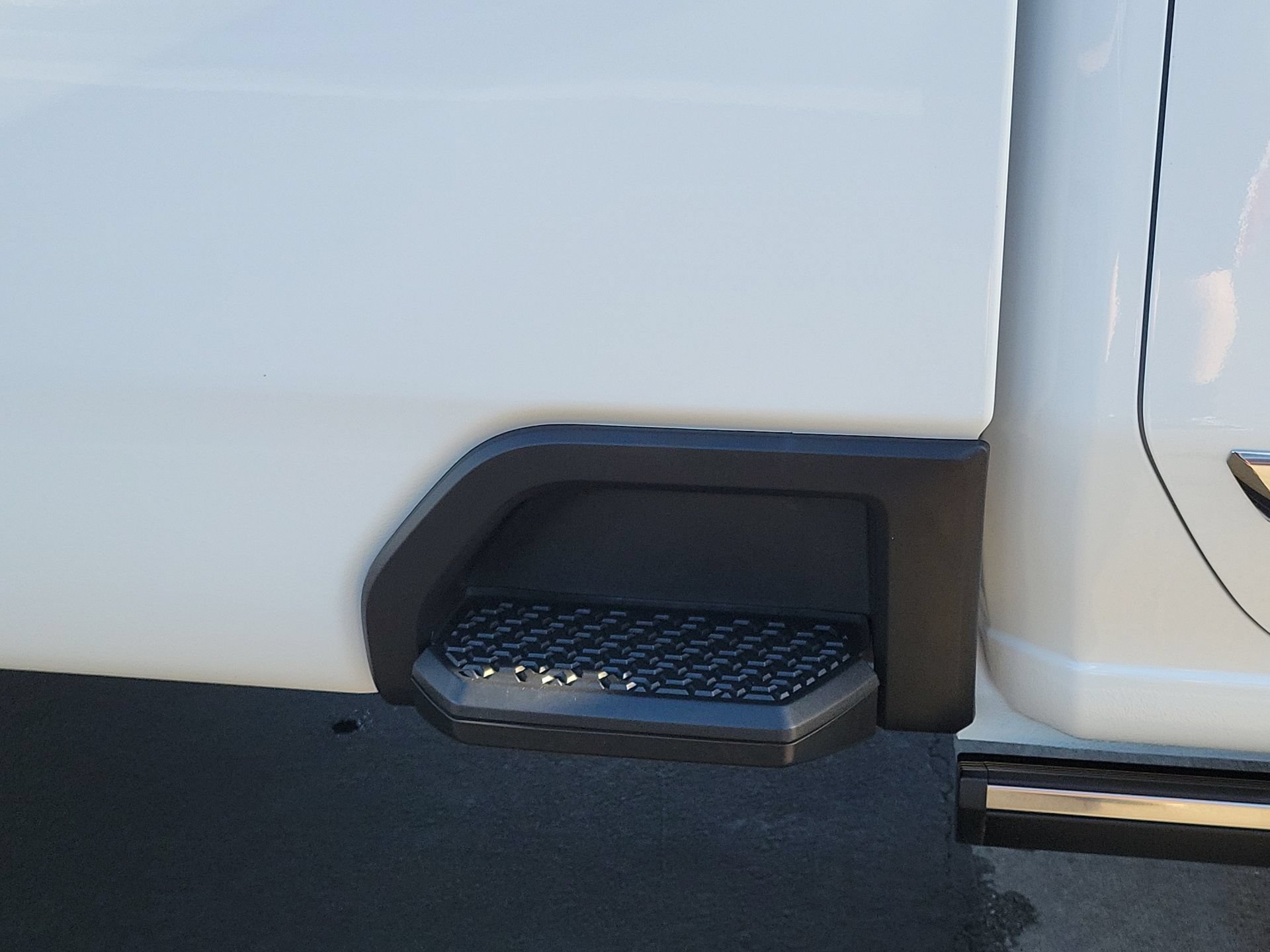 Used 2024 Chevrolet Silverado 2500 High Country w/ High Country Premium Package AWD/4WD image 21