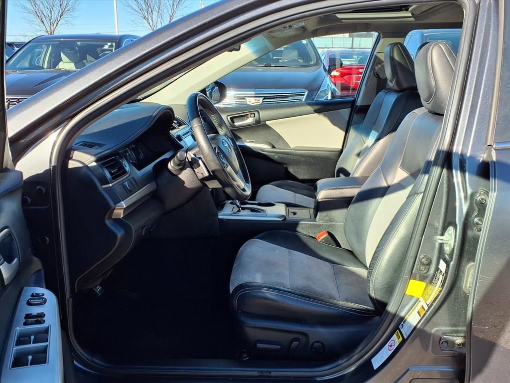 Used 2012 Toyota Camry SE image 16