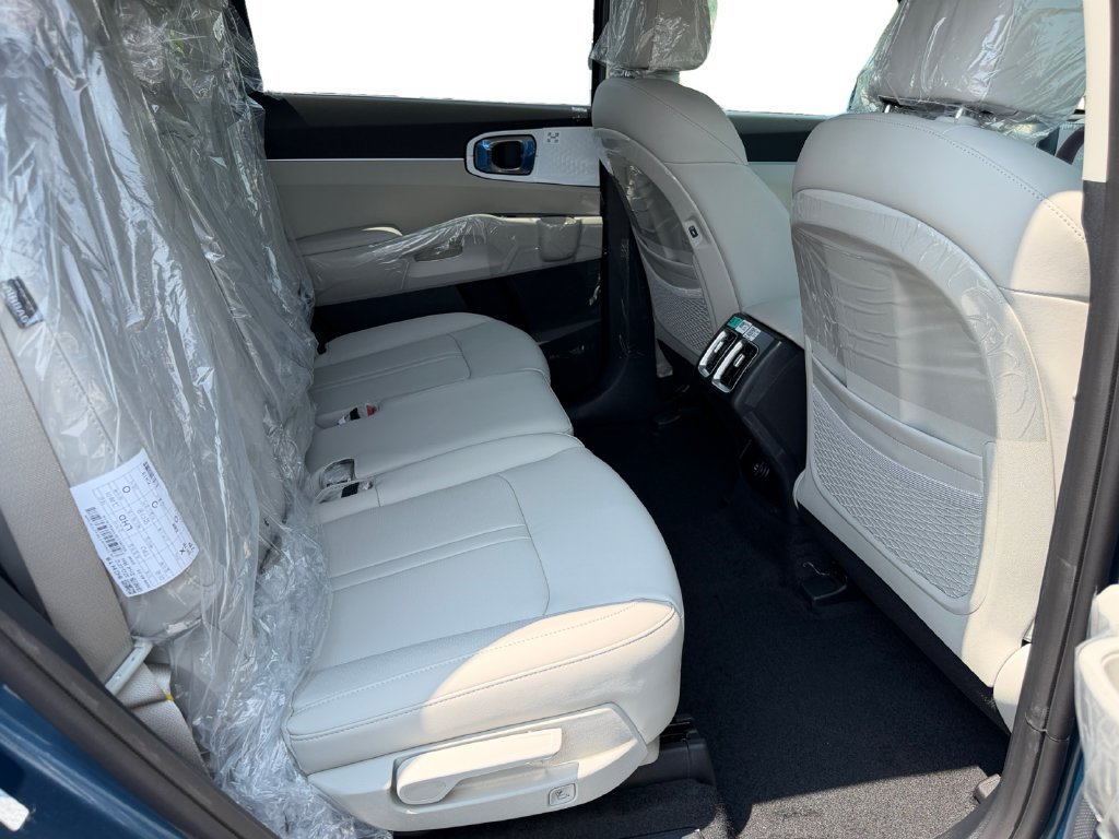 New 2026 Kia Sorento EX AWD/4WD image 7