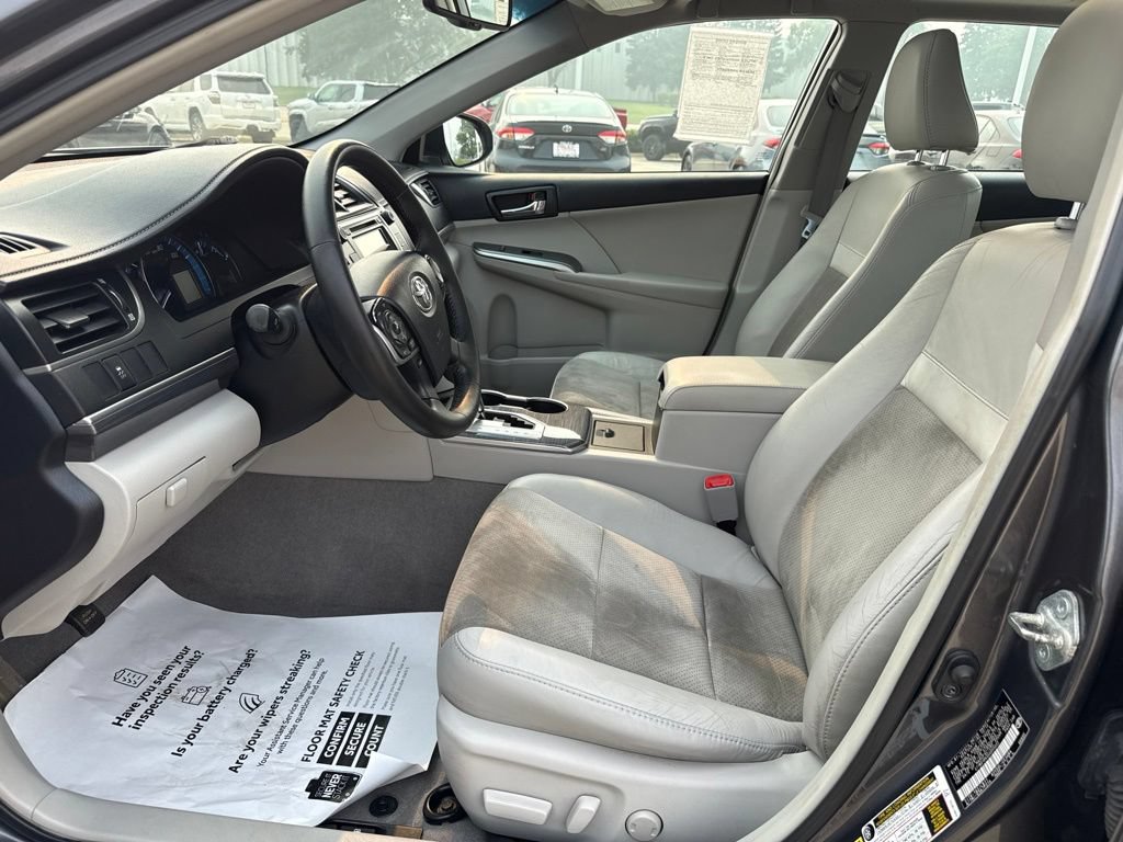Used 2012 Toyota Camry XLE w/ Leather Pkg FWD image 7