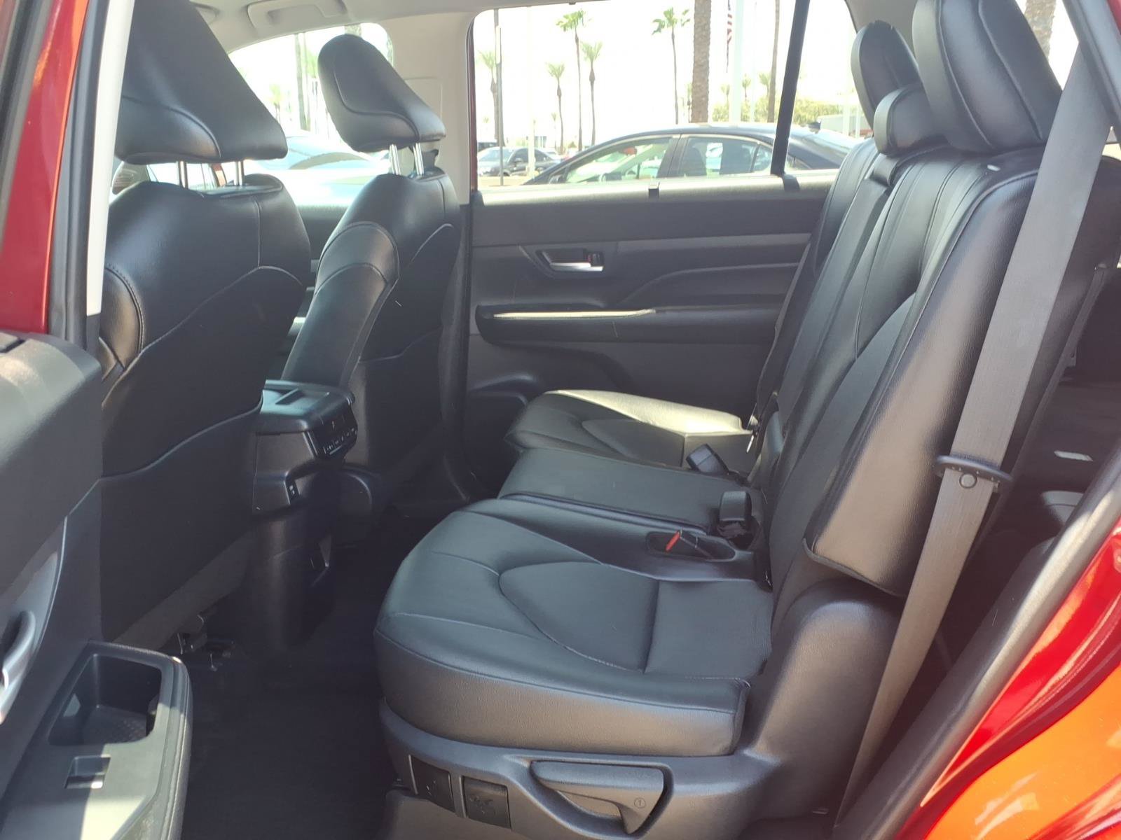 Certified 2024 Toyota Grand Highlander AWD image 10