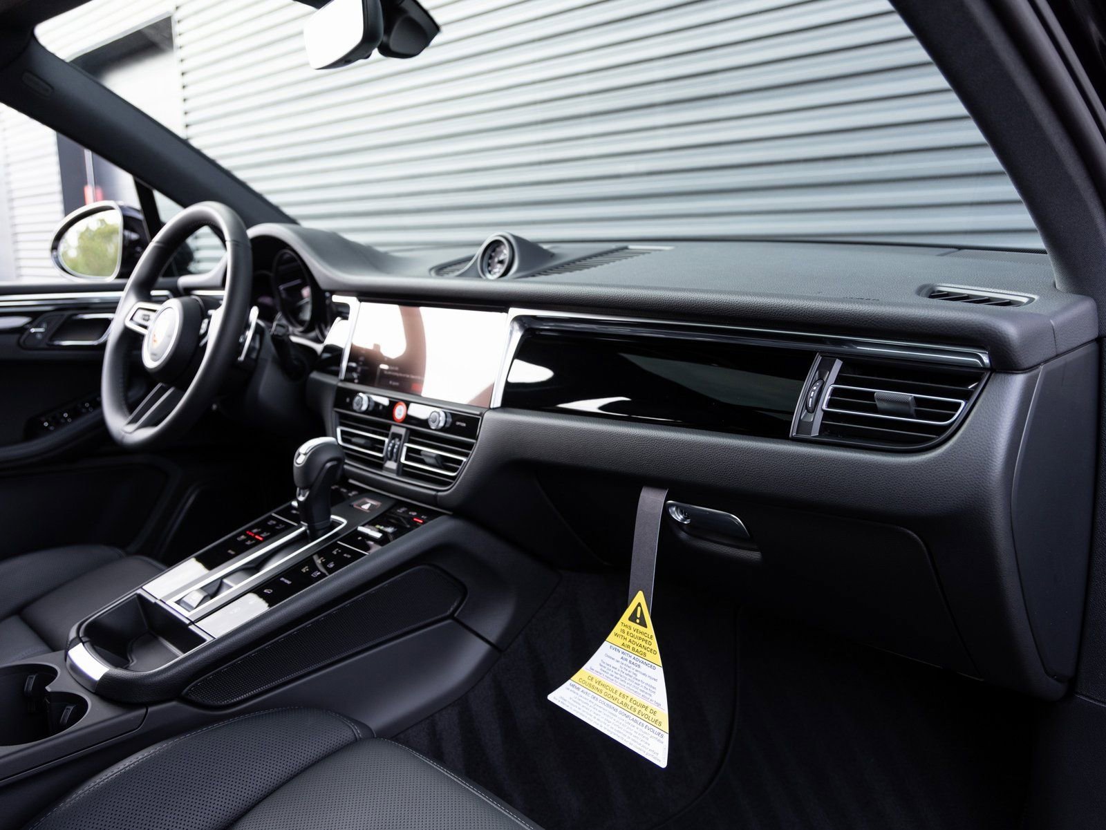 Certified 2026 Porsche Macan image 35