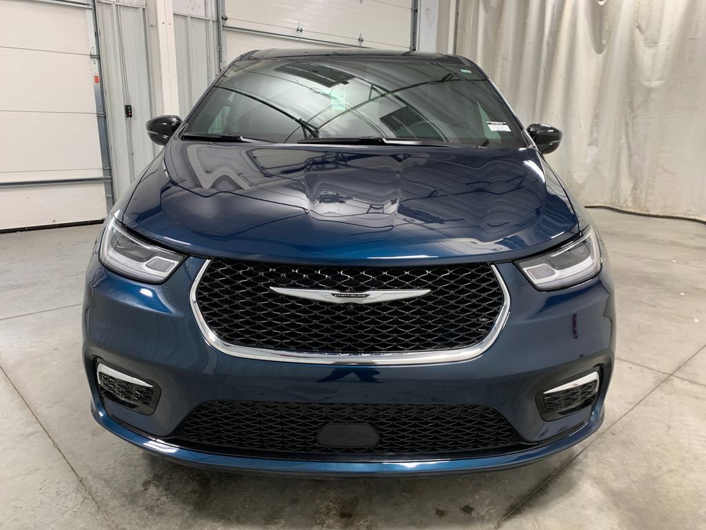 Used 2025 Chrysler Pacifica Select FWD image 14