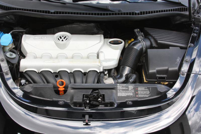 Used 2008 Volkswagen Beetle SE FWD image 32