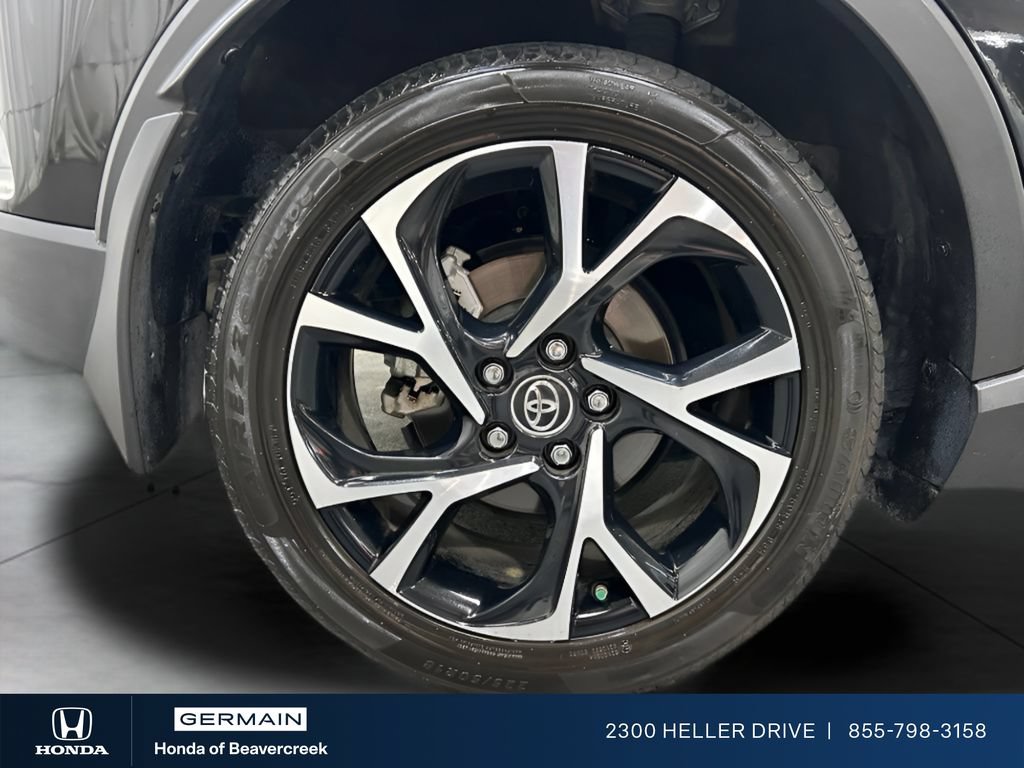 Used 2019 Toyota C-HR XLE FWD image 27