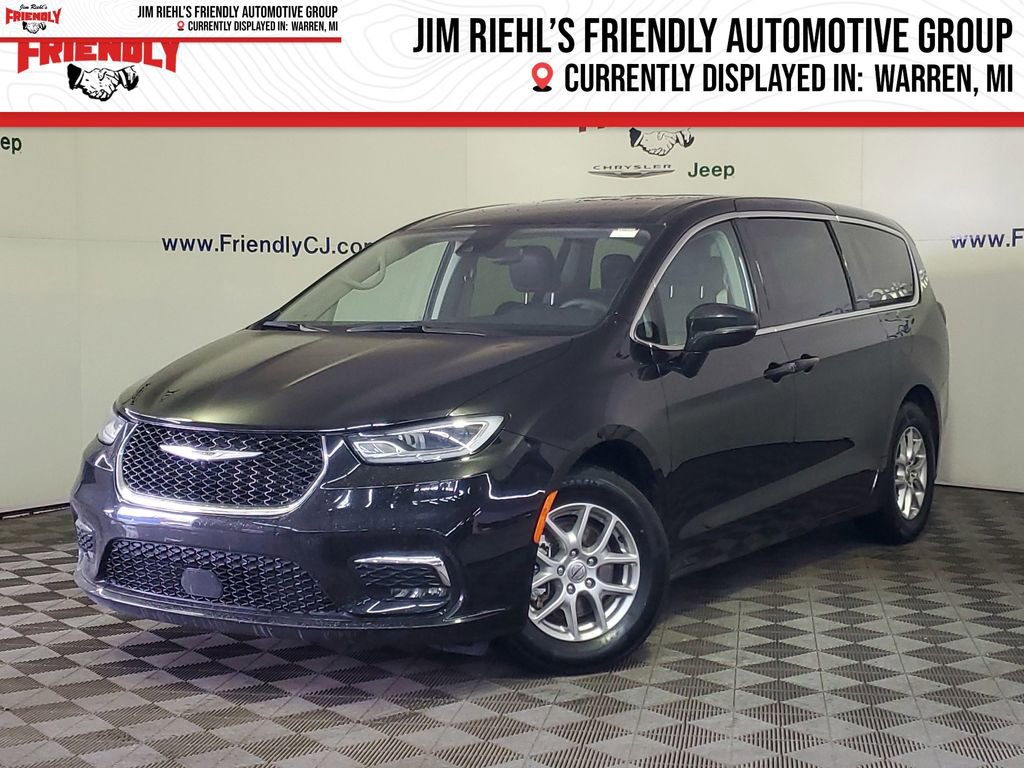 Used 2024 Chrysler Pacifica Touring-L image 1