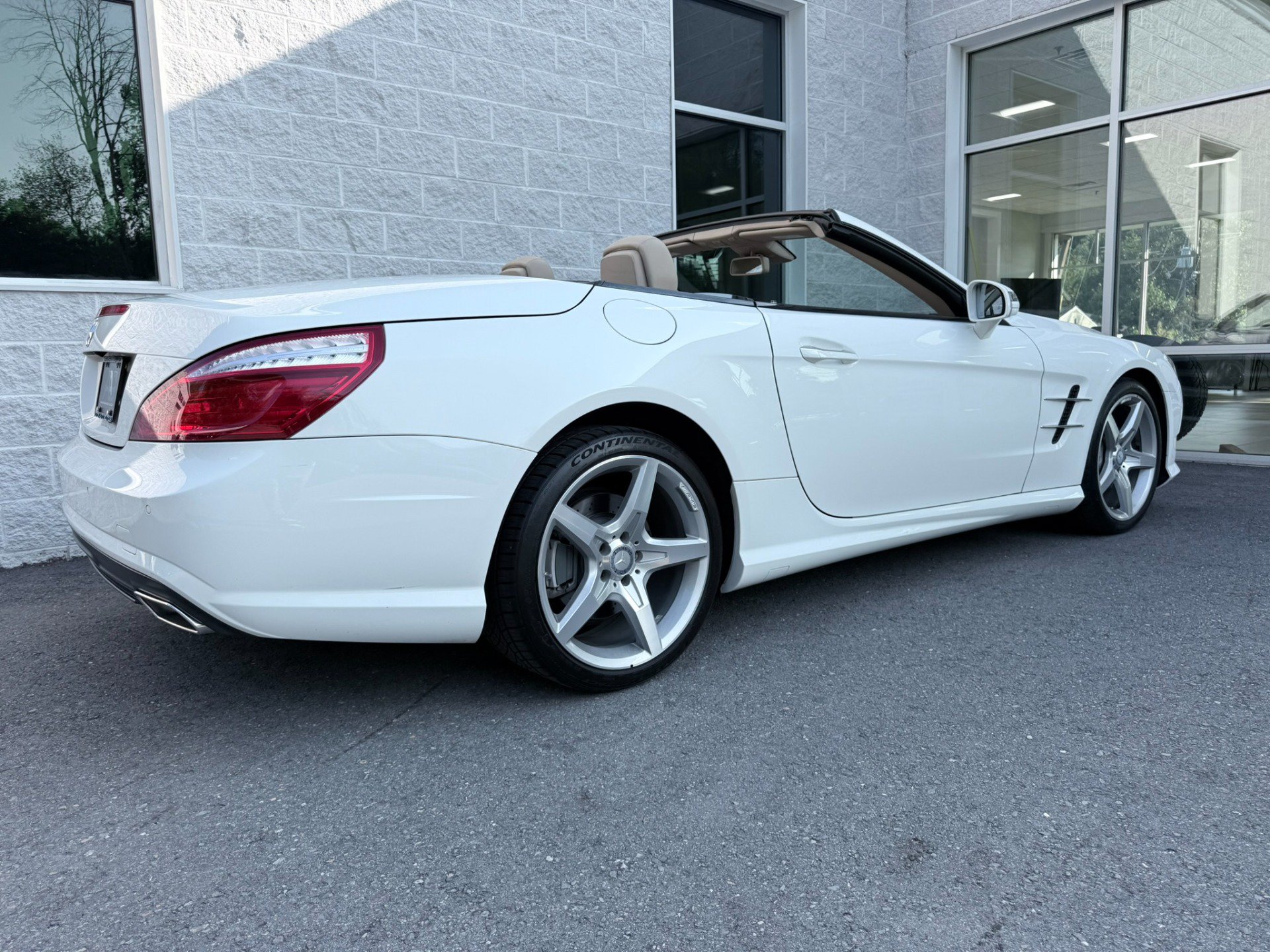 Used 2015 Mercedes-Benz SL 550 image 37