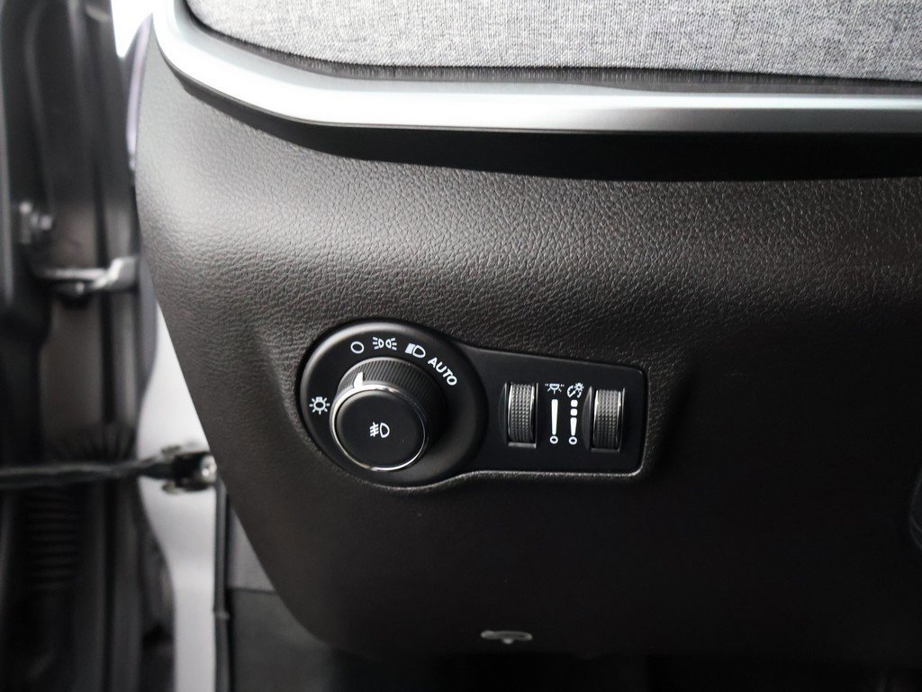 Used 2022 Jeep Compass Latitude w/ Convenience Group image 38