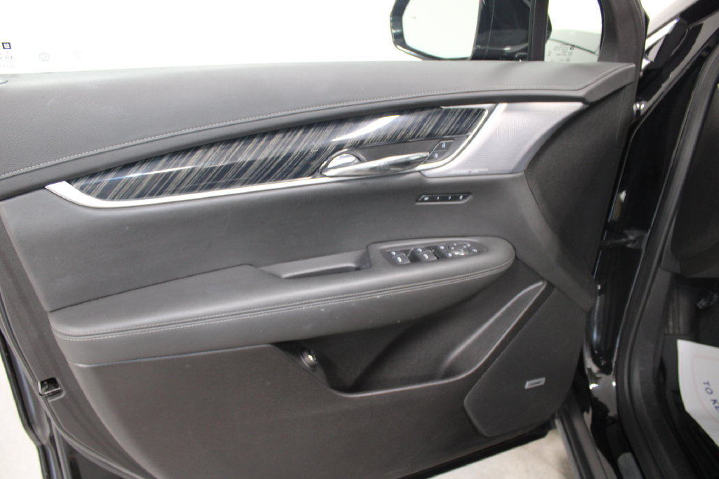 Used 2024 Cadillac XT6 Premium Luxury AWD/4WD image 16