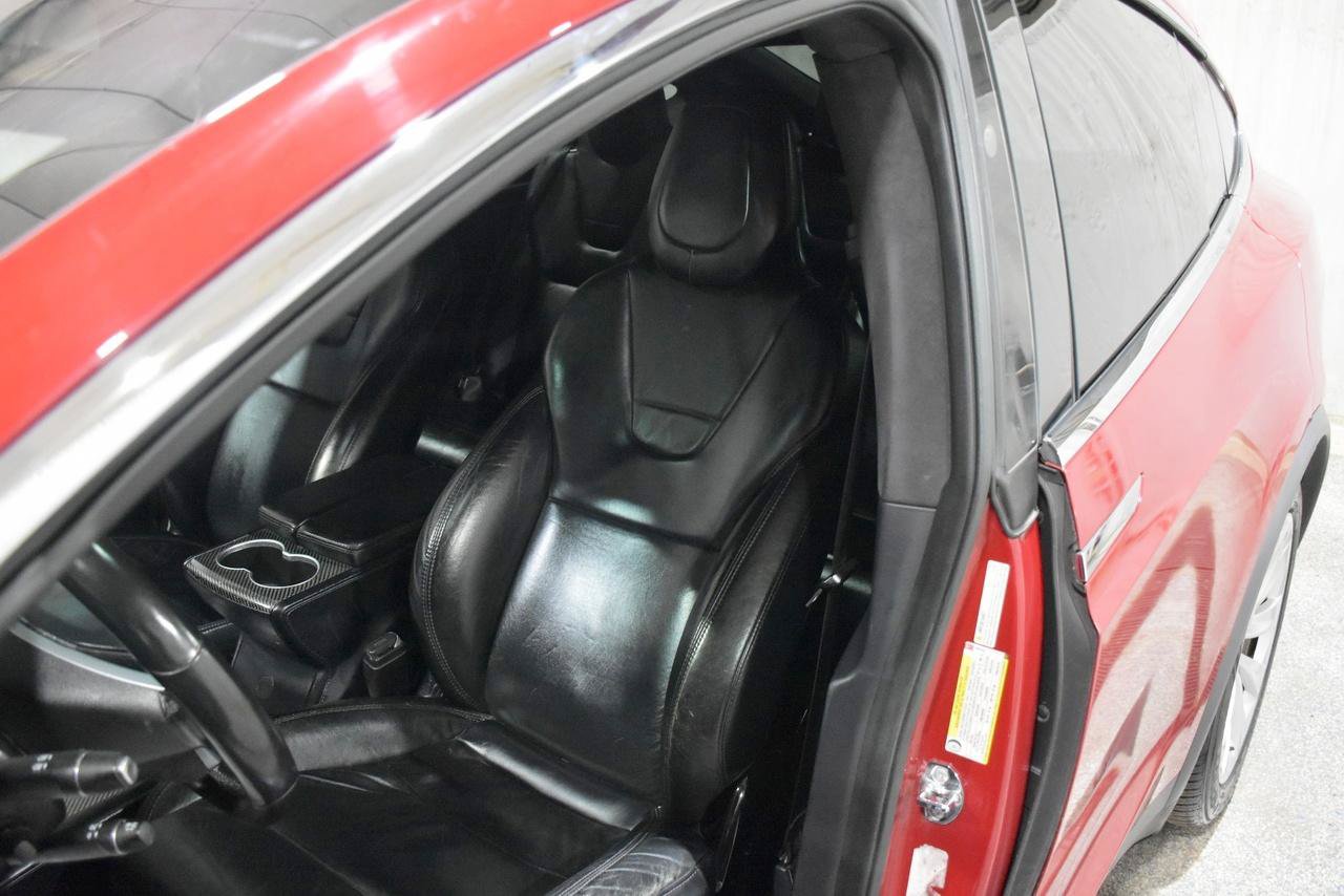 Used 2017 Tesla Model X 75D AWD/4WD image 32