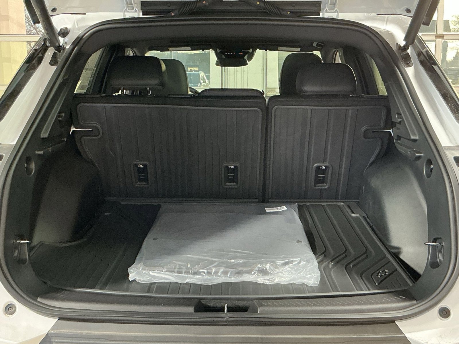 New 2026 Chevrolet Equinox EV LT image 33