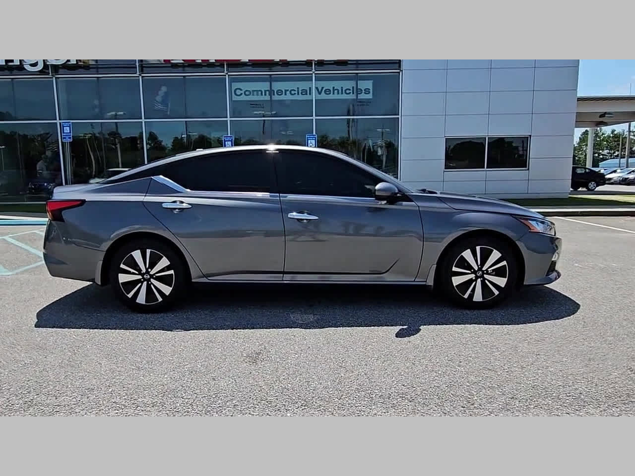 Used 2022 Nissan Altima 2.5 SV image 37