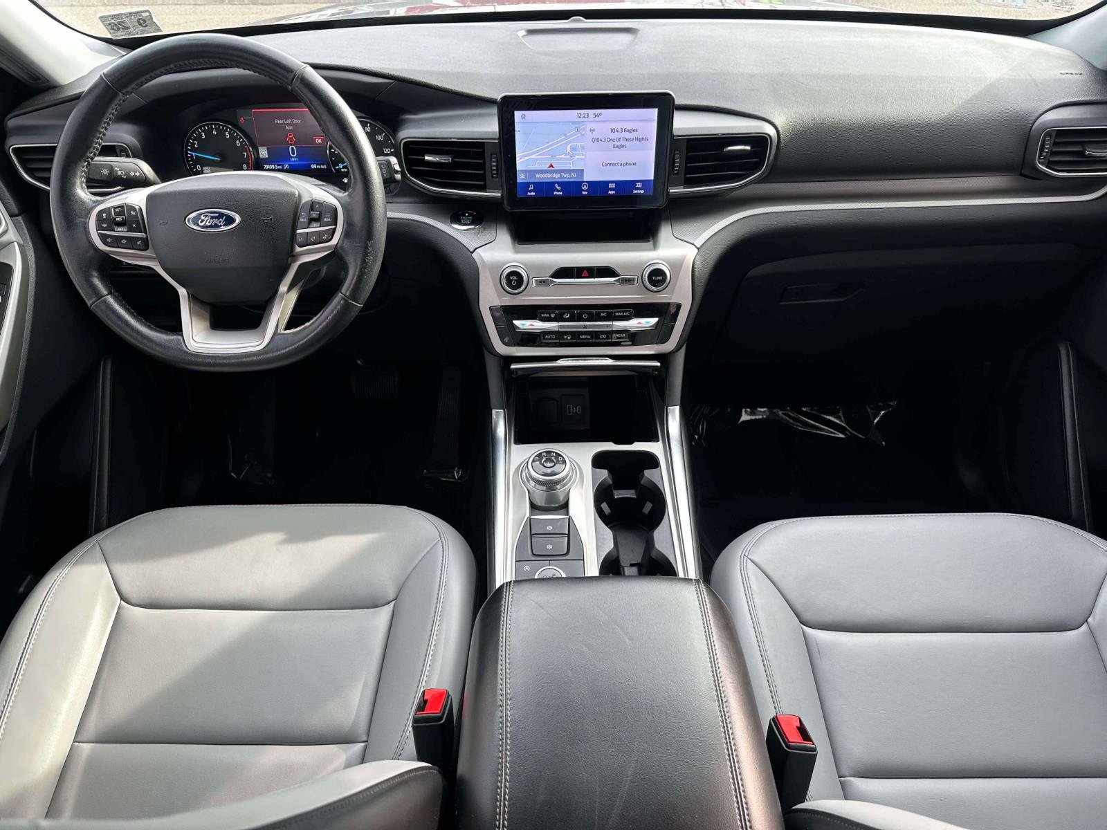 Used 2021 Ford Explorer XLT w/ Equipment Group 202A image 13