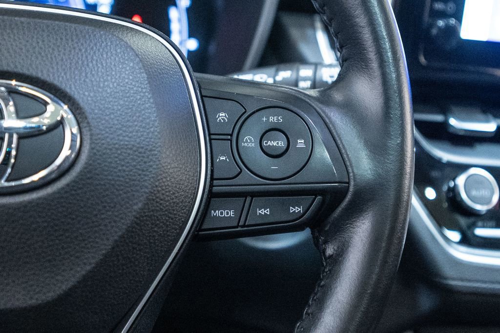 Used 2023 Toyota Corolla Cross XLE w/ Convenience Package image 28