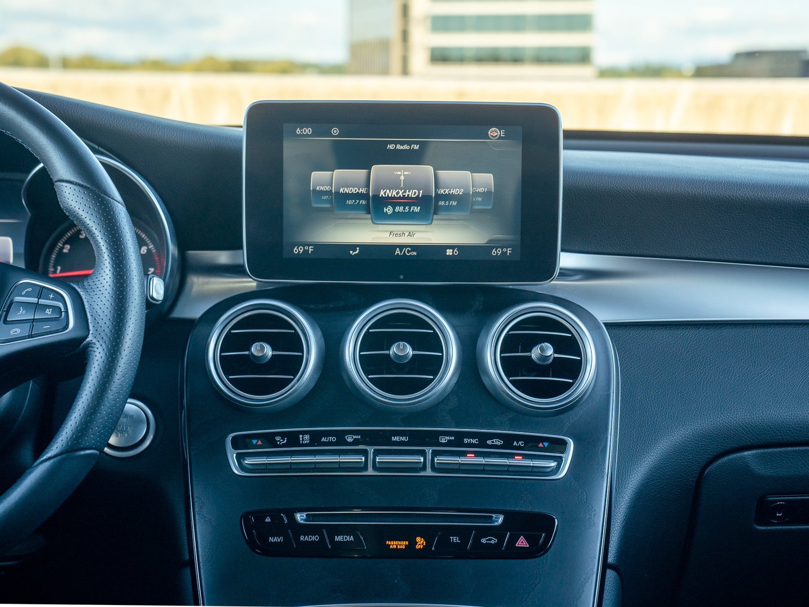 Used 2017 Mercedes-Benz GLC 300 4MATIC image 19