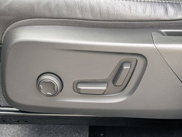 Certified 2023 Volvo XC40 B5 Plus w/ Protection Package Premier image 25