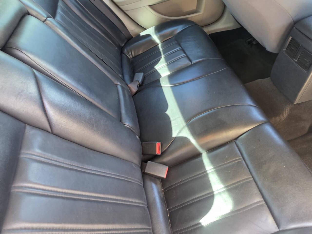 Used 2005 Chrysler 300 RWD image 16