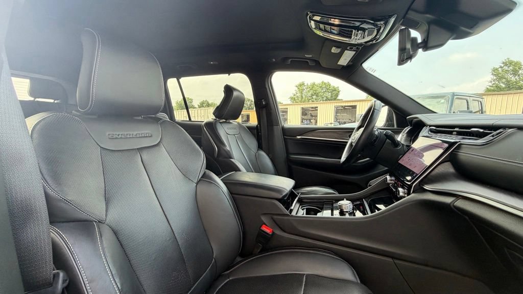 Certified 2022 Jeep Grand Cherokee L Overland w/ Luxury Tech Group IV AWD/4WD image 11