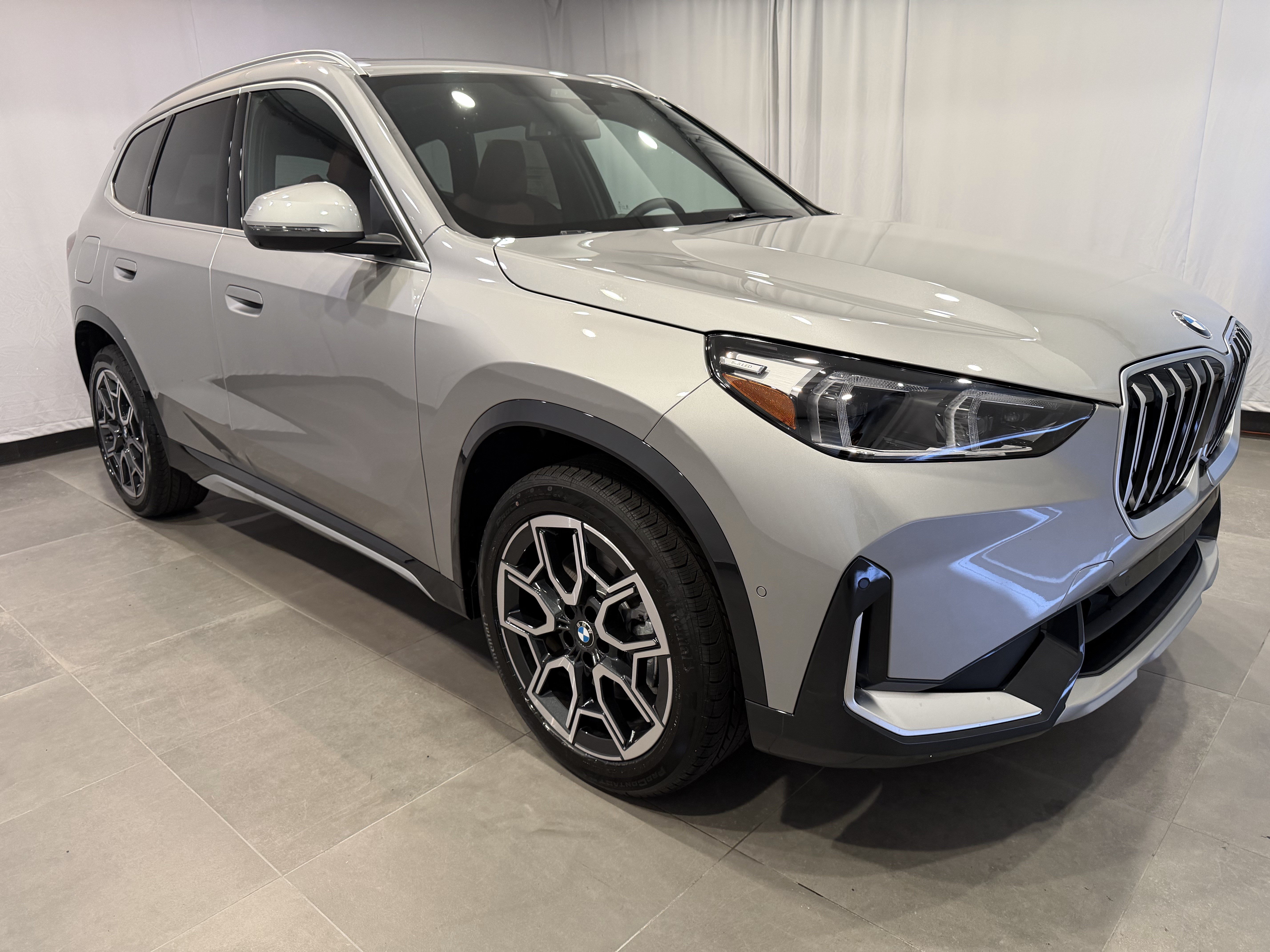 New 2026 BMW X1 xDrive28i w/ Technology Package AWD/4WD image 3