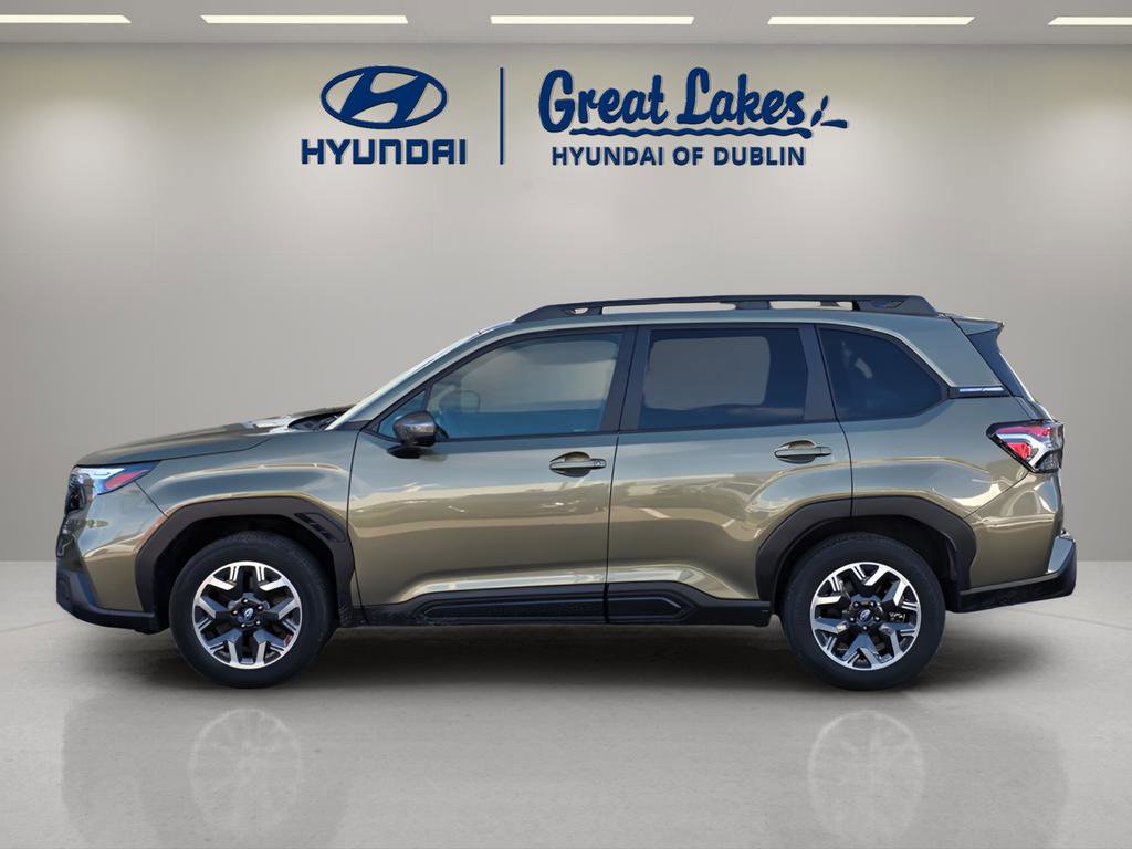 Used 2025 Subaru Forester Premium w/ Convenience Package #1 image 2