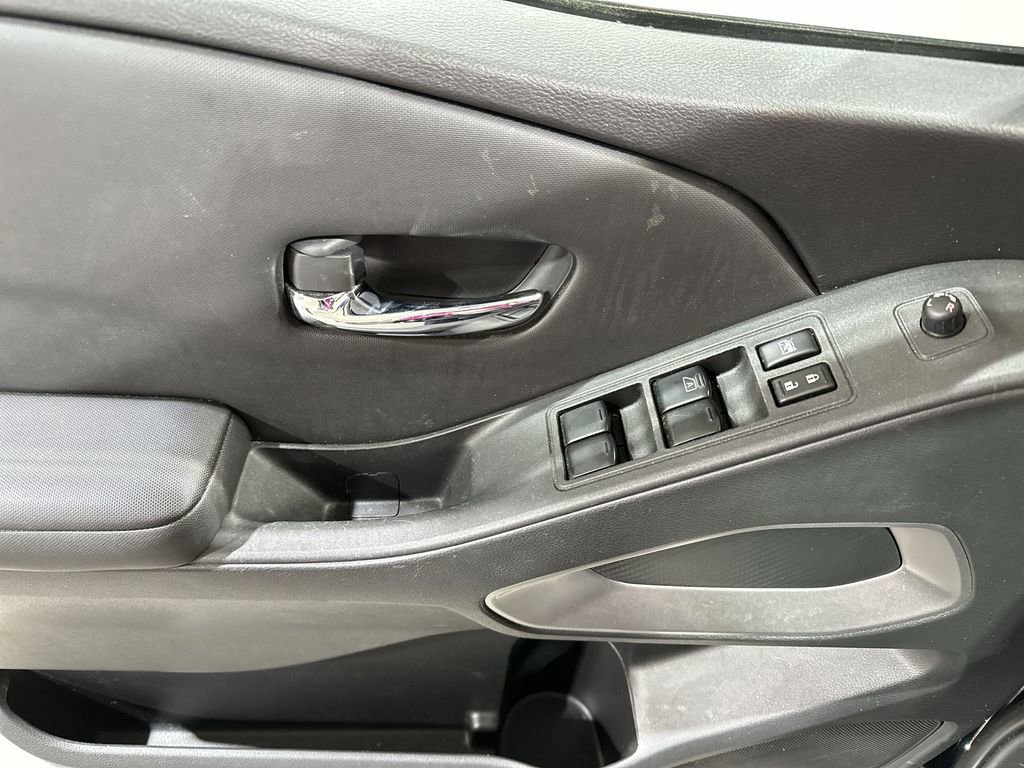 Used 2023 Nissan Frontier SV image 15