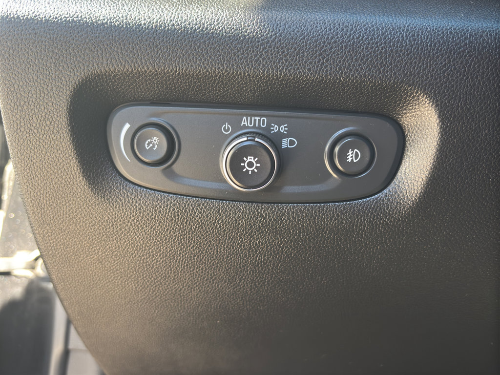 Used 2020 Chevrolet Traverse RS image 27