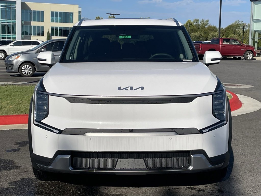 New 2026 Kia EV9 Wind image 7