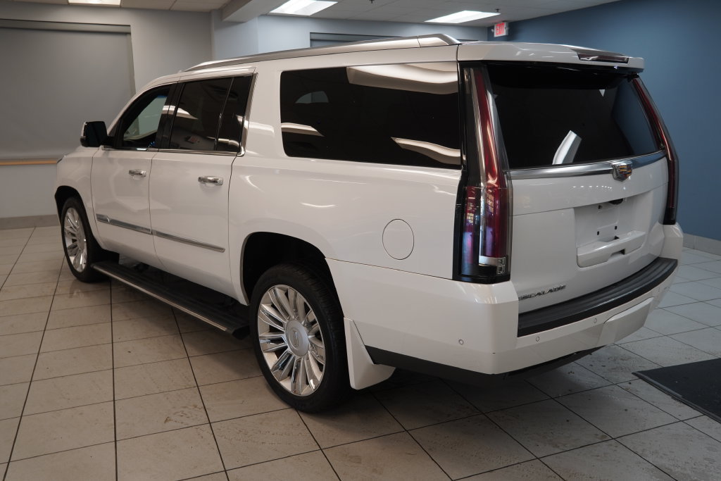 Used 2017 Cadillac Escalade ESV Platinum AWD/4WD image 10