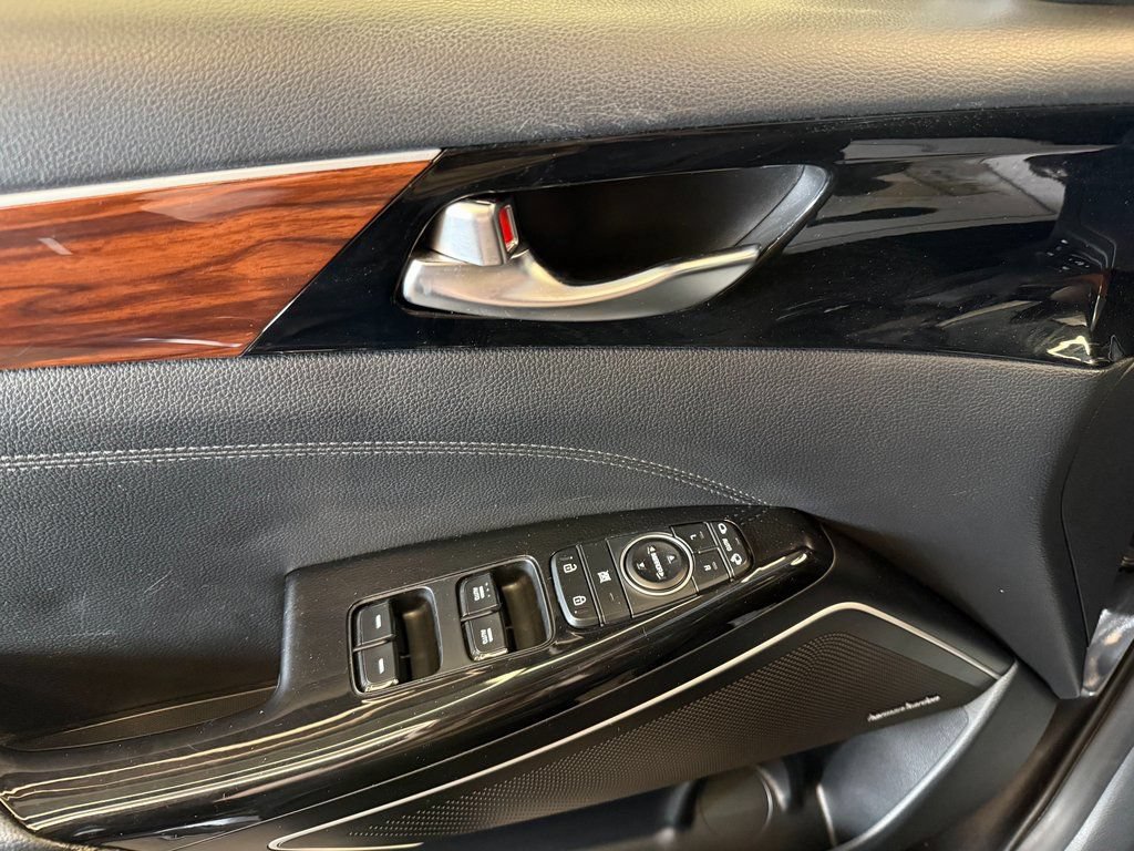 Used 2018 Kia Cadenza Premium w/ Luxury Package FWD image 21