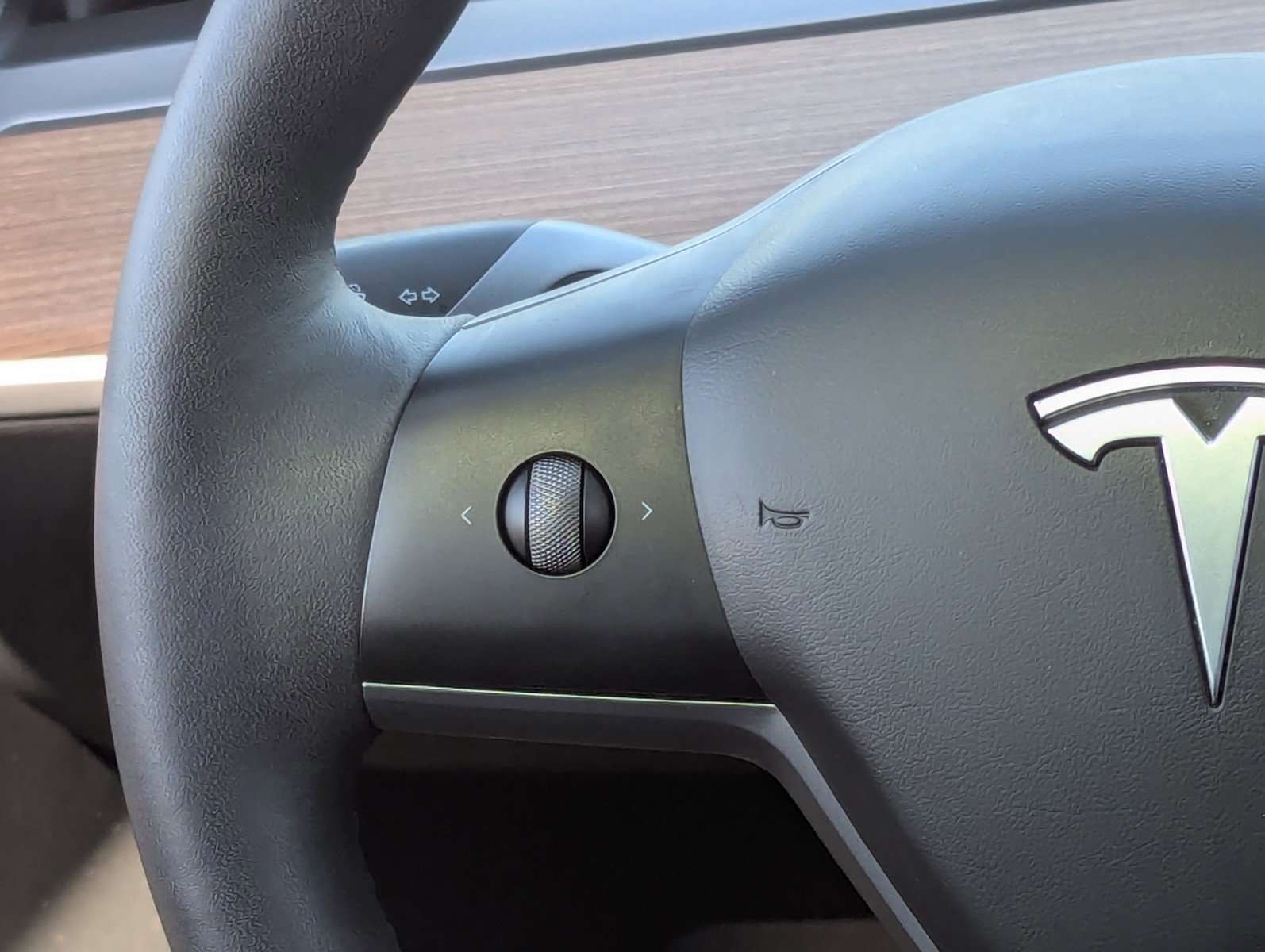 Used 2023 Tesla Model 3 Standard Range image 21