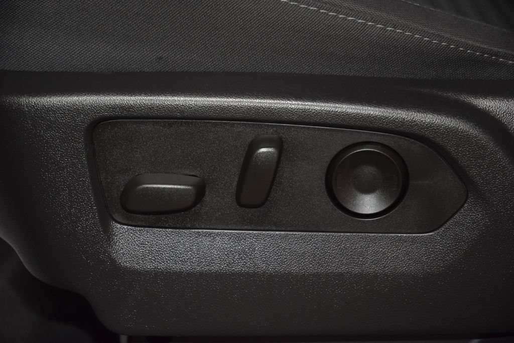 Used 2023 Chevrolet Silverado 1500 Custom AWD/4WD image 37
