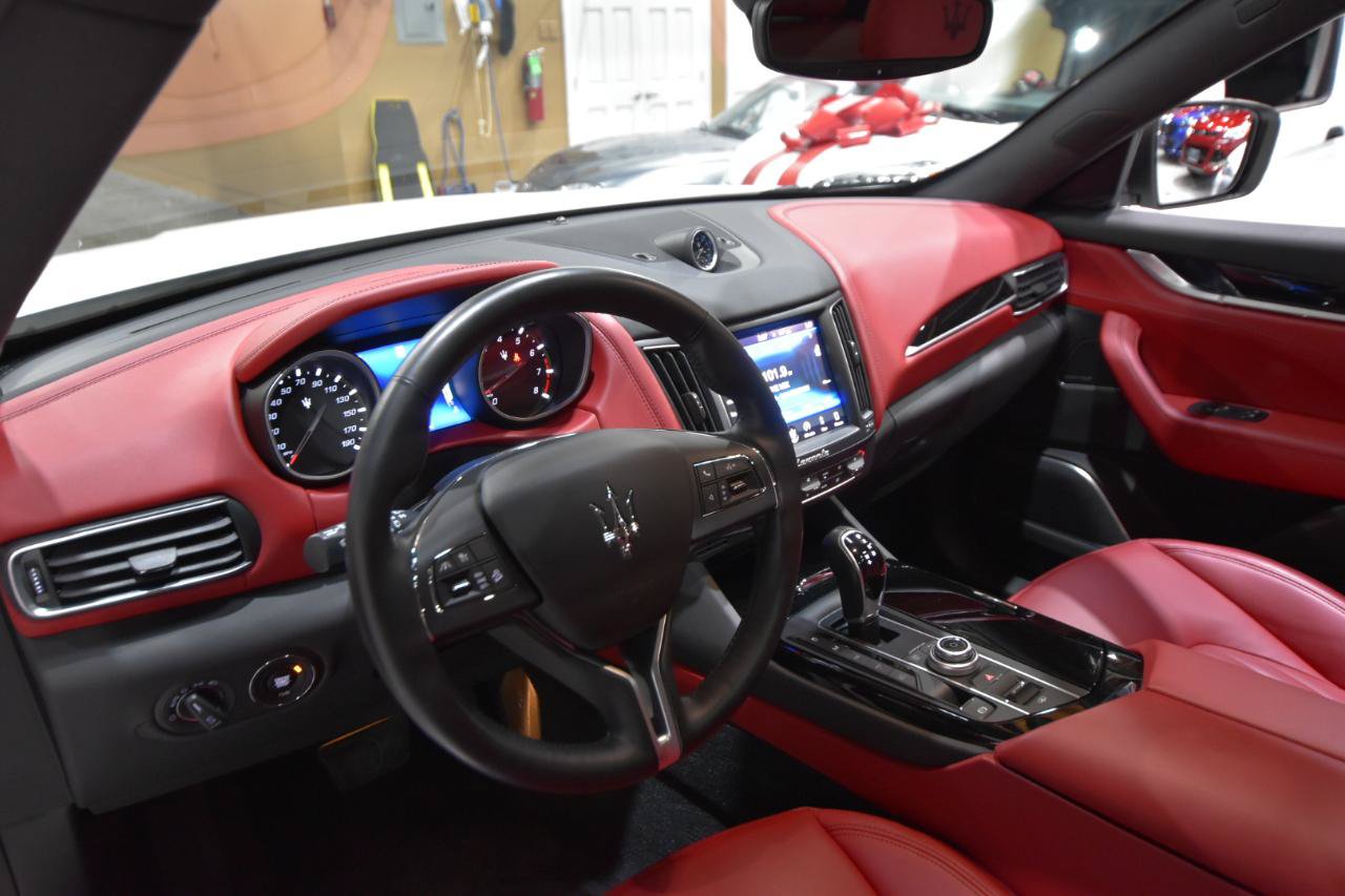 Used 2018 Maserati Levante AWD/4WD image 16