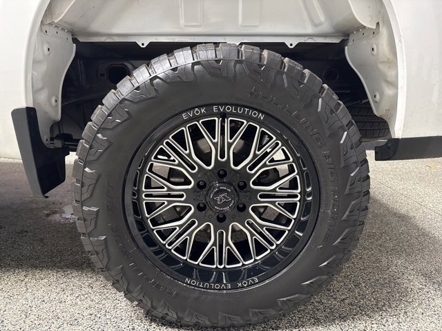 Used 2023 Chevrolet Silverado 1500 Custom image 17