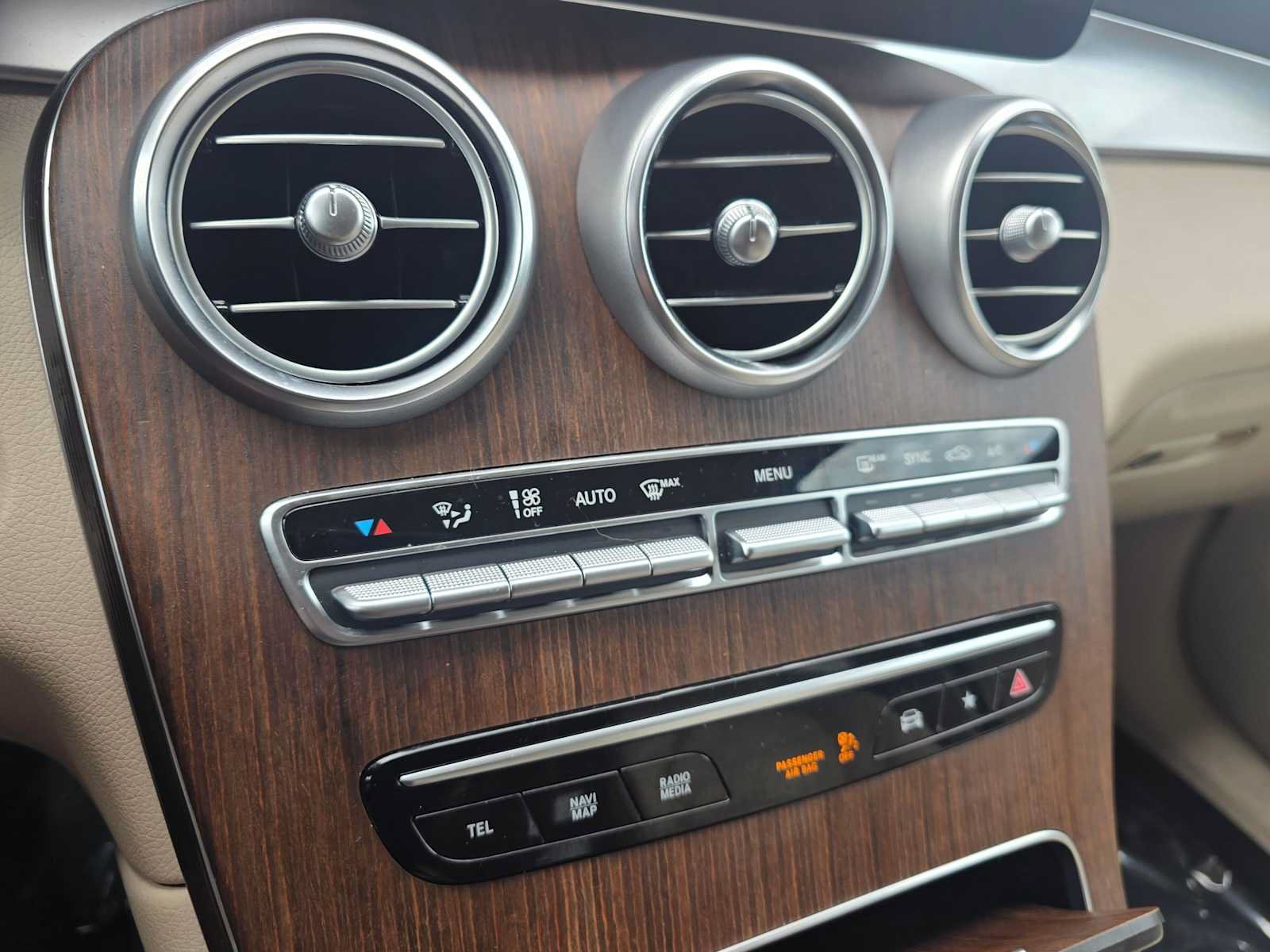 Used 2021 Mercedes-Benz GLC 300 4MATIC image 28