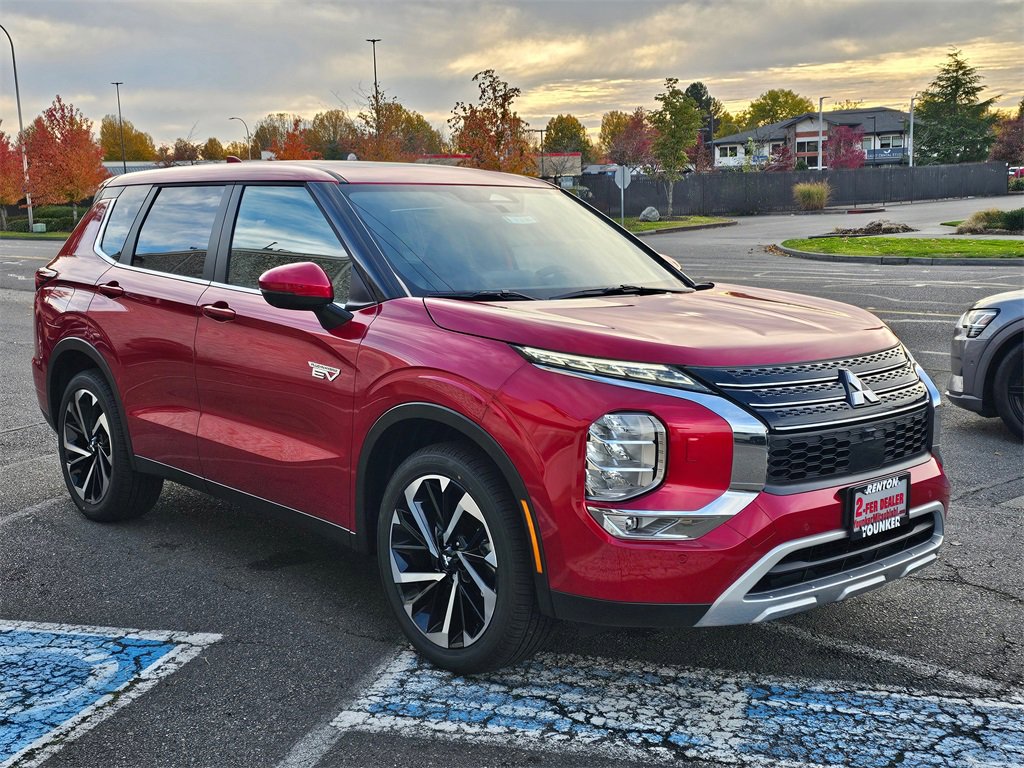 New 2025 Mitsubishi Outlander SE image 2