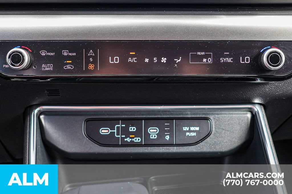 Used 2025 Kia Carnival SX w/ SX Dark Edition Package FWD image 42